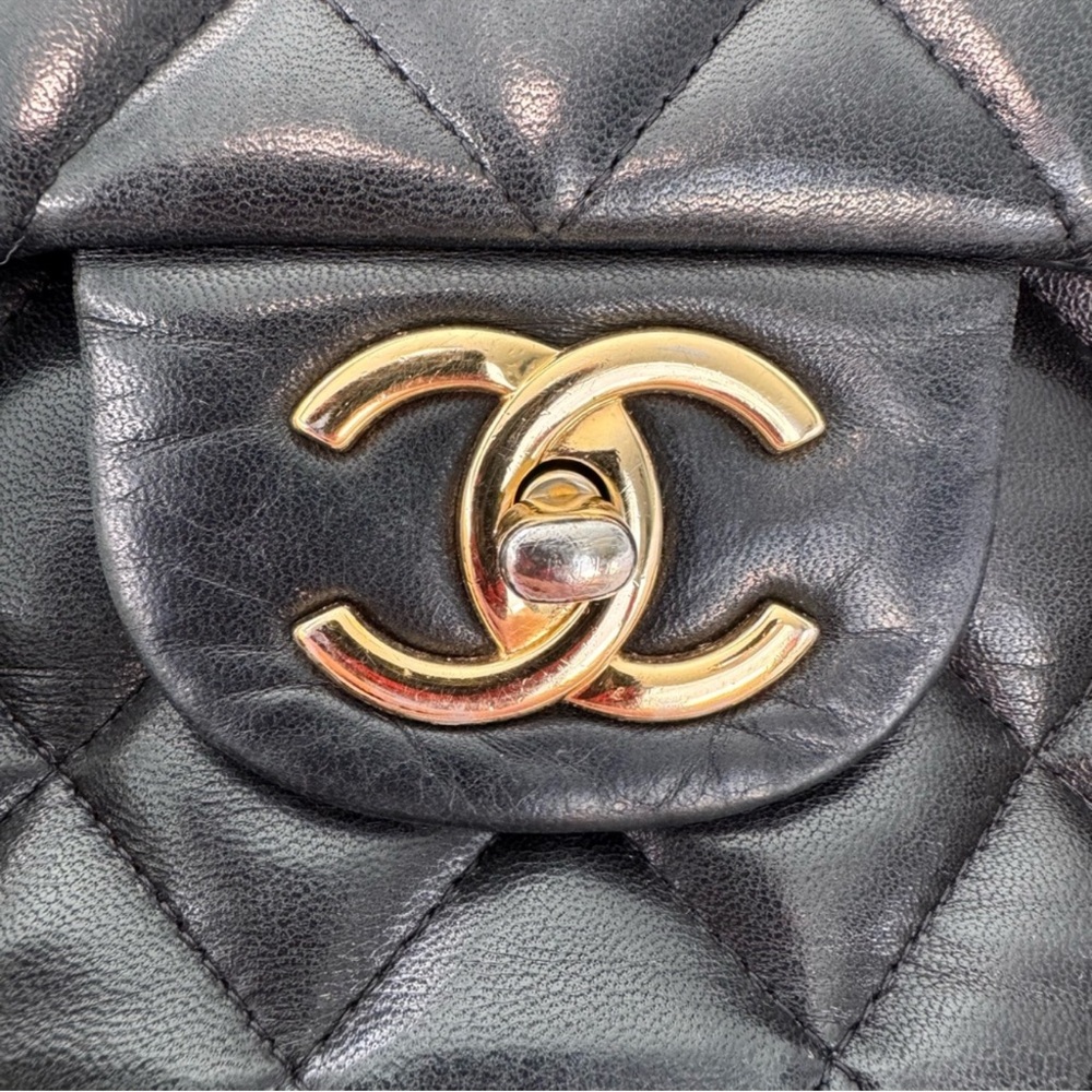 Auth. ✅ Chanel Black Maxi Lambskin Double Flap w/
GHW ✨ - Picture 2 of 16